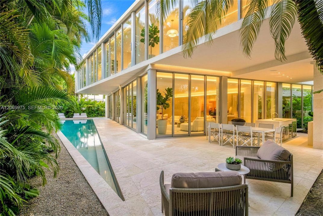 For Sale: $9,995,000 (8 beds, 8 baths, 6194 Square Feet)