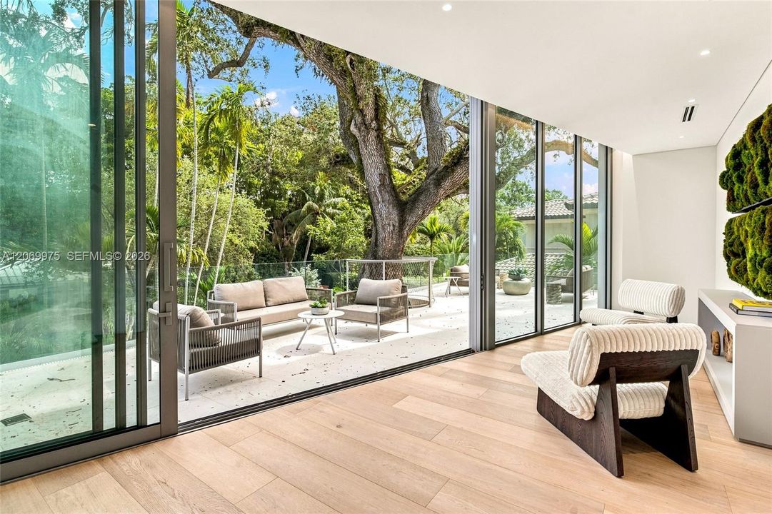 For Sale: $9,995,000 (8 beds, 8 baths, 6194 Square Feet)