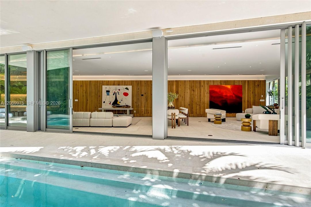 For Sale: $9,995,000 (8 beds, 8 baths, 6194 Square Feet)