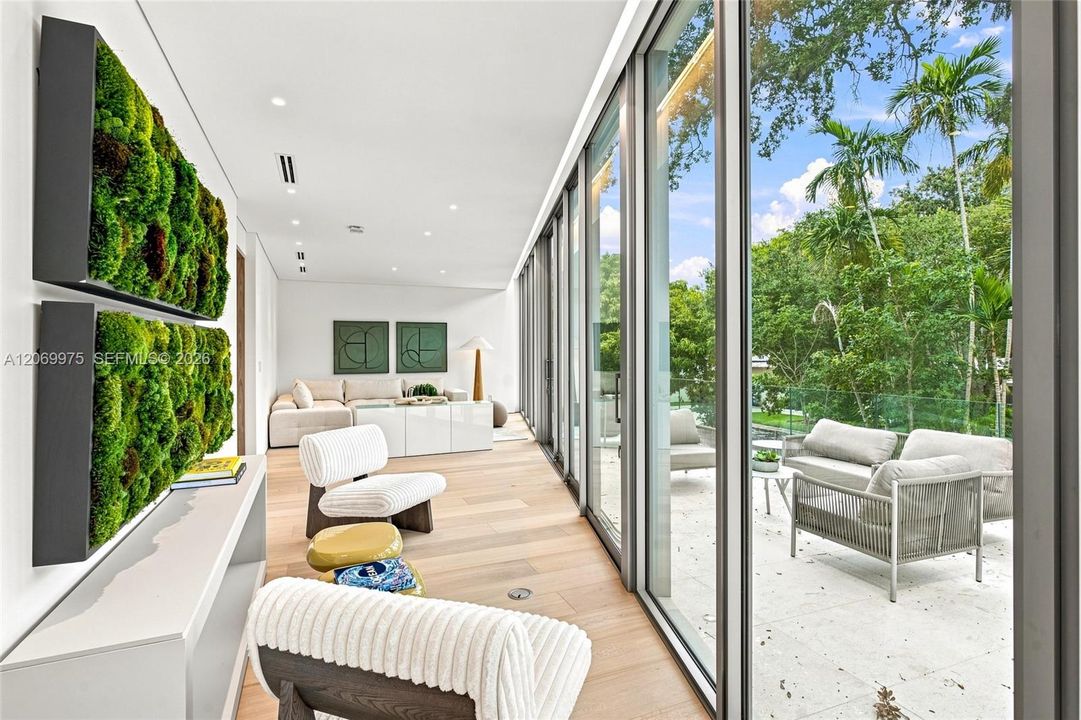 For Sale: $9,995,000 (8 beds, 8 baths, 6194 Square Feet)