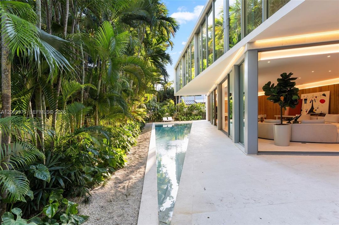 For Sale: $9,995,000 (8 beds, 8 baths, 6194 Square Feet)