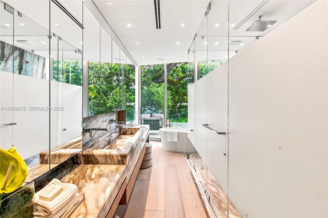 For Sale: $9,995,000 (8 beds, 8 baths, 6194 Square Feet)
