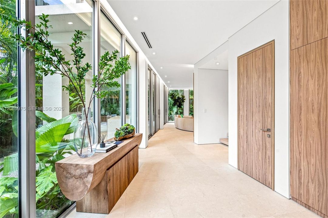 For Sale: $9,995,000 (8 beds, 8 baths, 6194 Square Feet)