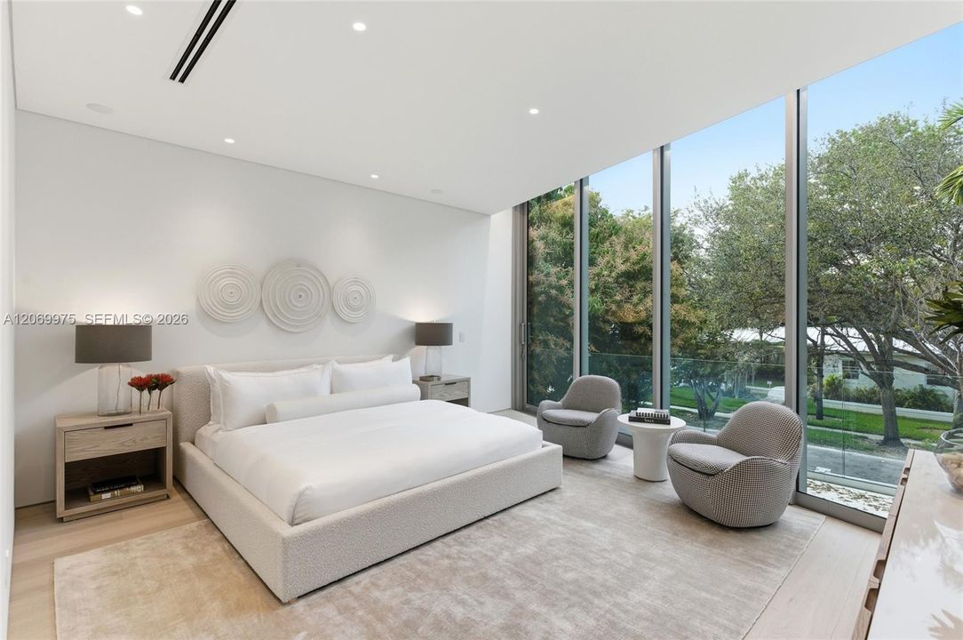 For Sale: $9,995,000 (8 beds, 8 baths, 6194 Square Feet)
