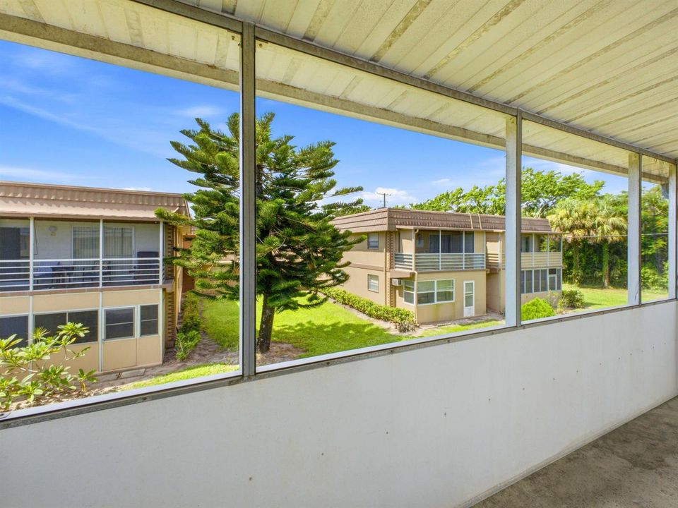 Screened Balcony