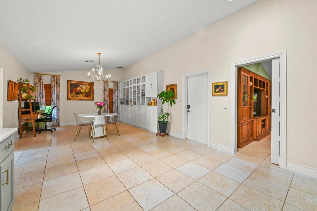 11 Dining room 01