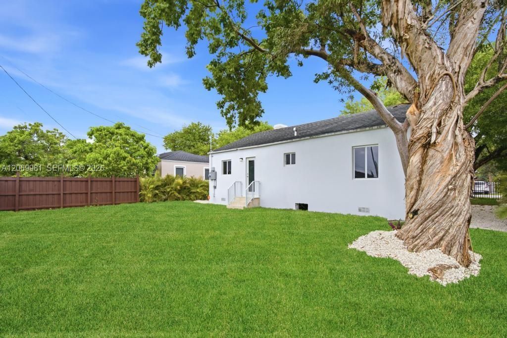 En Venta: $599,900 (4 camas, 3 baños, 1366 Pies cuadrados)