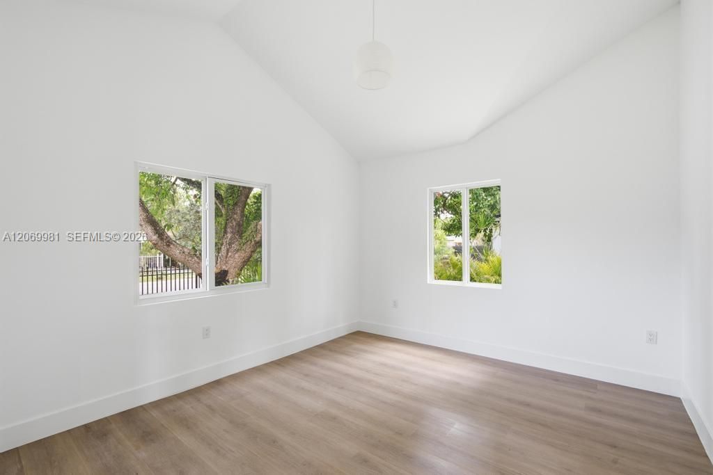 En Venta: $599,900 (4 camas, 3 baños, 1366 Pies cuadrados)
