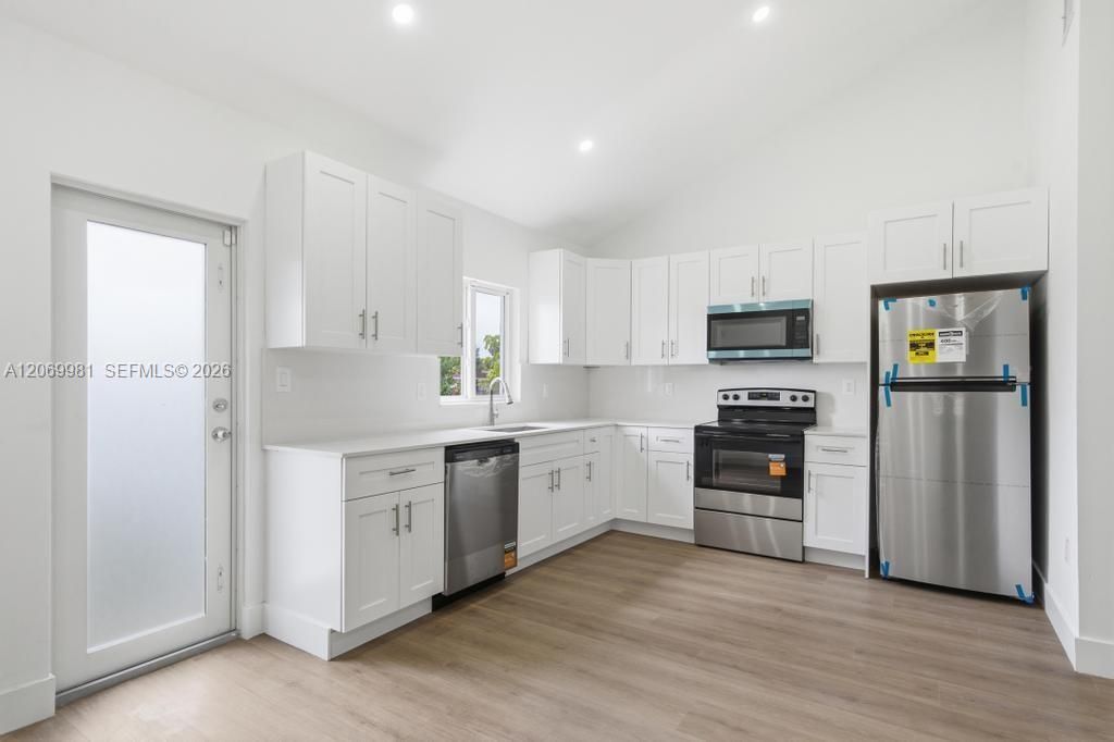 En Venta: $599,900 (4 camas, 3 baños, 1366 Pies cuadrados)