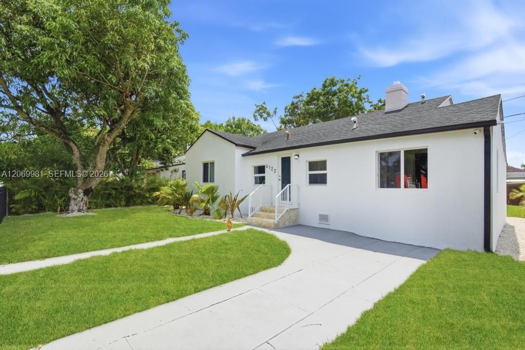 En Venta: $599,900 (4 camas, 3 baños, 1366 Pies cuadrados)