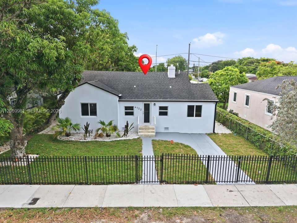 En Venta: $599,900 (4 camas, 3 baños, 1366 Pies cuadrados)