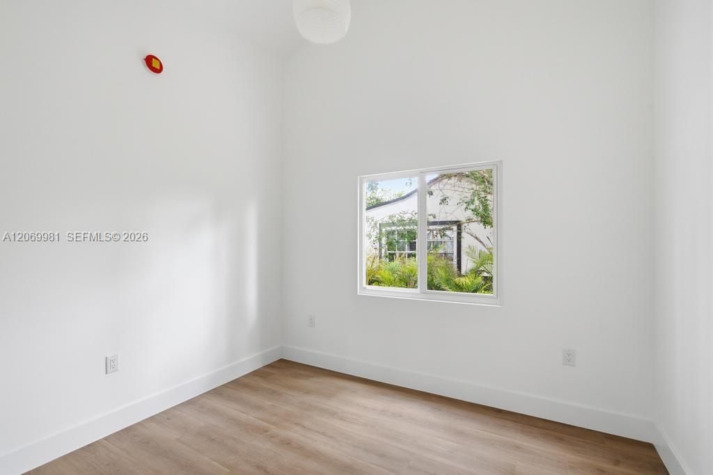 En Venta: $599,900 (4 camas, 3 baños, 1366 Pies cuadrados)