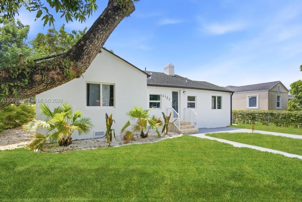 En Venta: $599,900 (4 camas, 3 baños, 1366 Pies cuadrados)