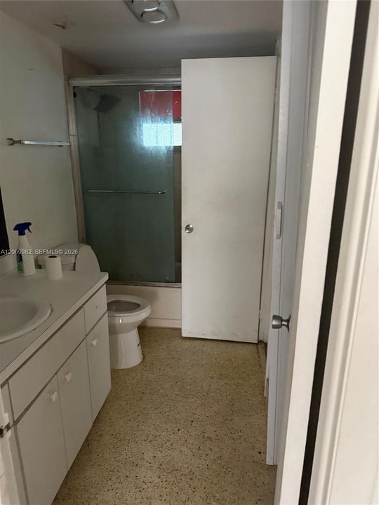 For Rent: $1,700 (1 beds, 1 baths, 840 Square Feet)