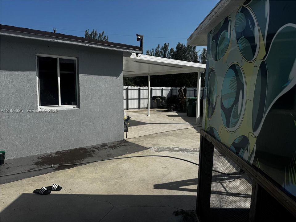 For Sale: $390,000 (2 beds, 1 baths, 875 Square Feet)
