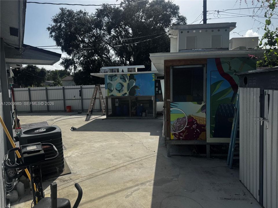 For Sale: $390,000 (2 beds, 1 baths, 875 Square Feet)