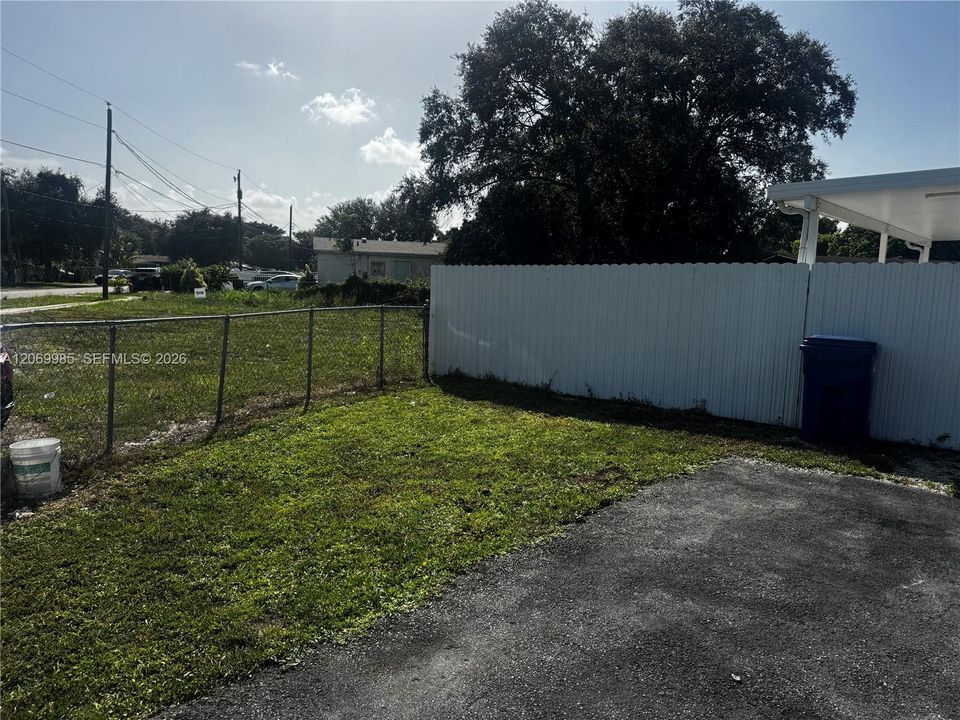 For Sale: $390,000 (2 beds, 1 baths, 875 Square Feet)