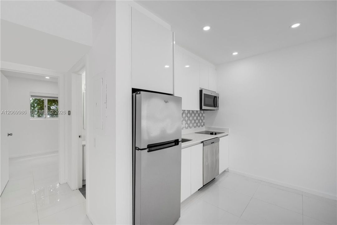 В аренду: $1,900 (1 спален, 1 ванн, 410 Квадратных фут)