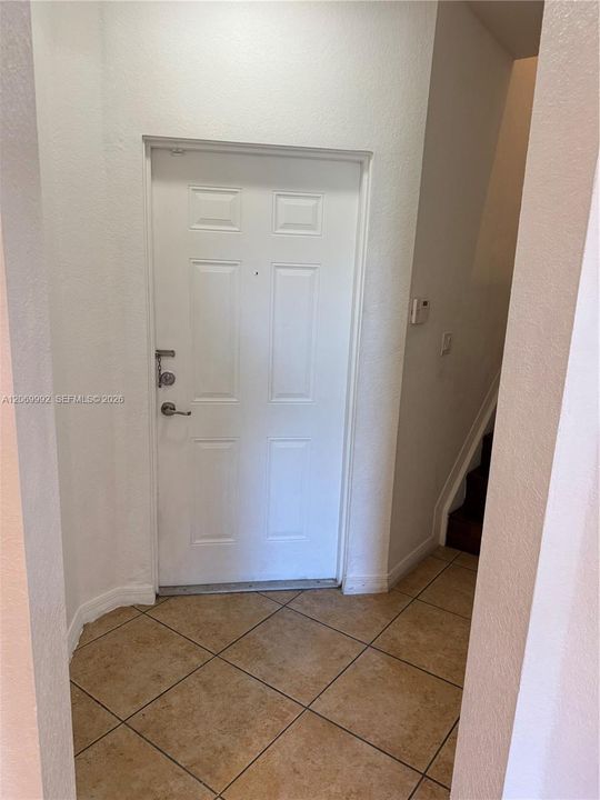 For Rent: $2,650 (2 beds, 2 baths, 1123 Square Feet)