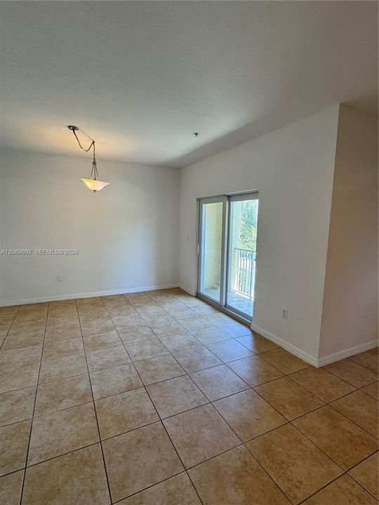 For Rent: $2,650 (2 beds, 2 baths, 1123 Square Feet)
