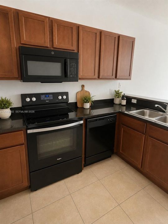 For Rent: $2,650 (2 beds, 2 baths, 1123 Square Feet)