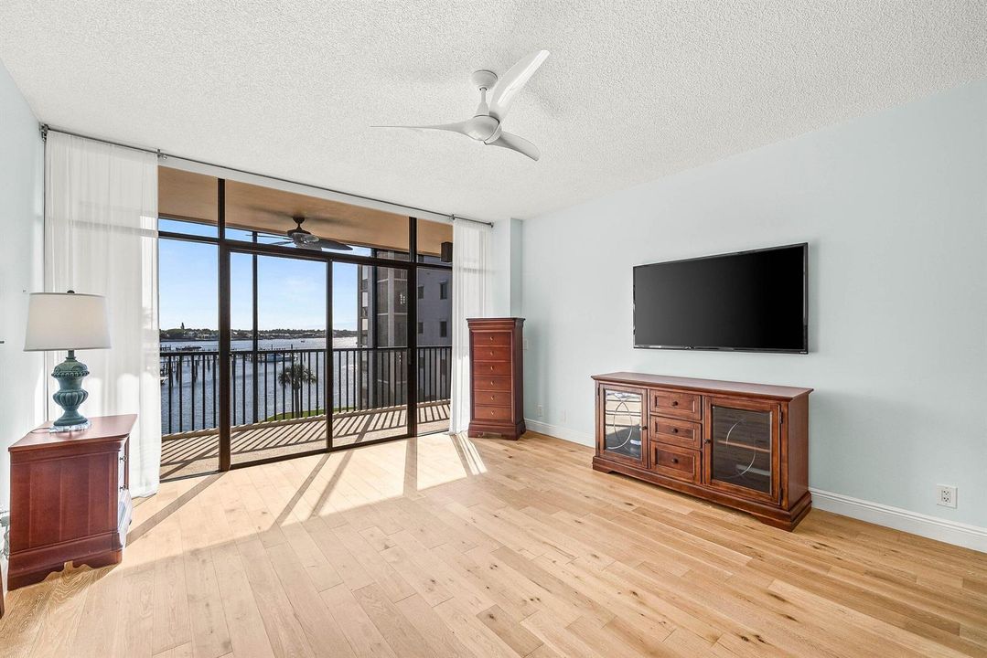 032-1137012OaksWay-418-NorthPalmBeach-FL