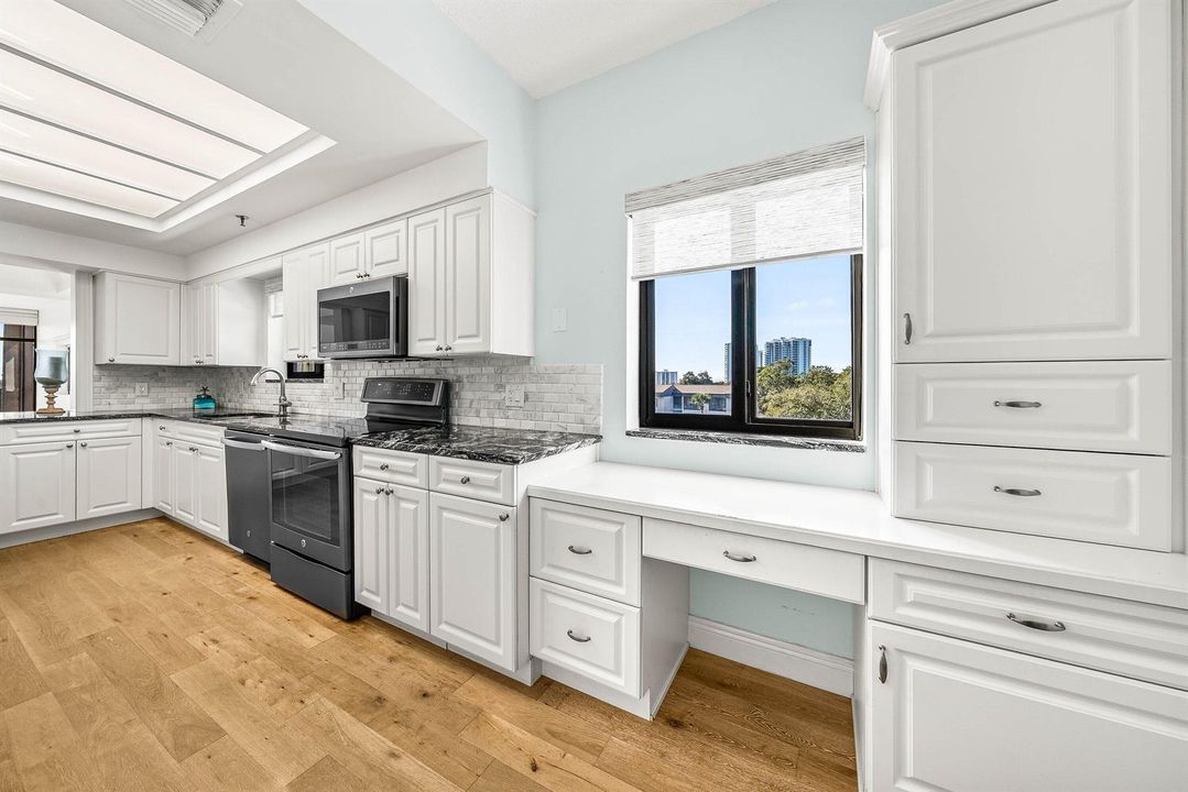 009-1137012OaksWay-418-NorthPalmBeach-FL