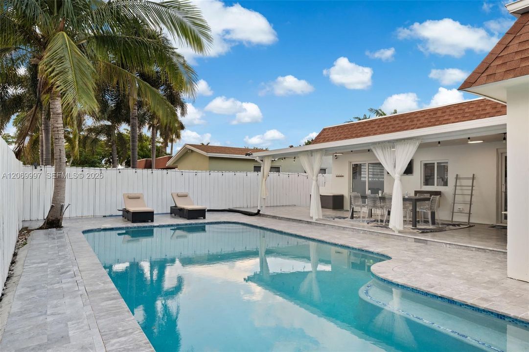 For Rent: $6,450 (3 beds, 2 baths, 1481 Square Feet)