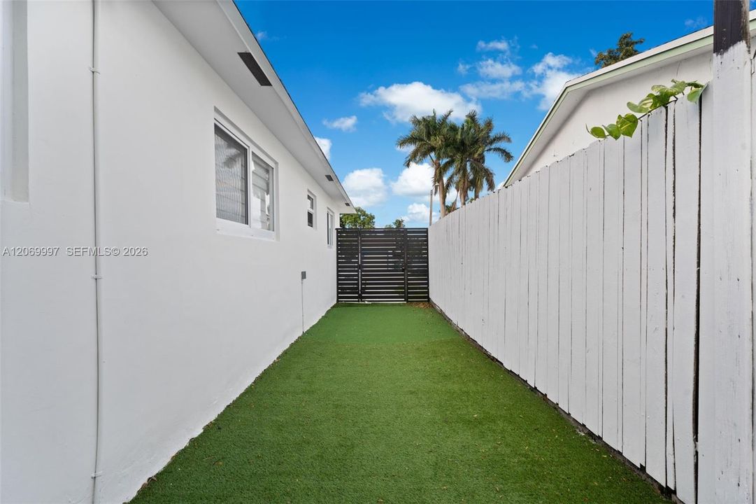 For Rent: $6,450 (3 beds, 2 baths, 1481 Square Feet)