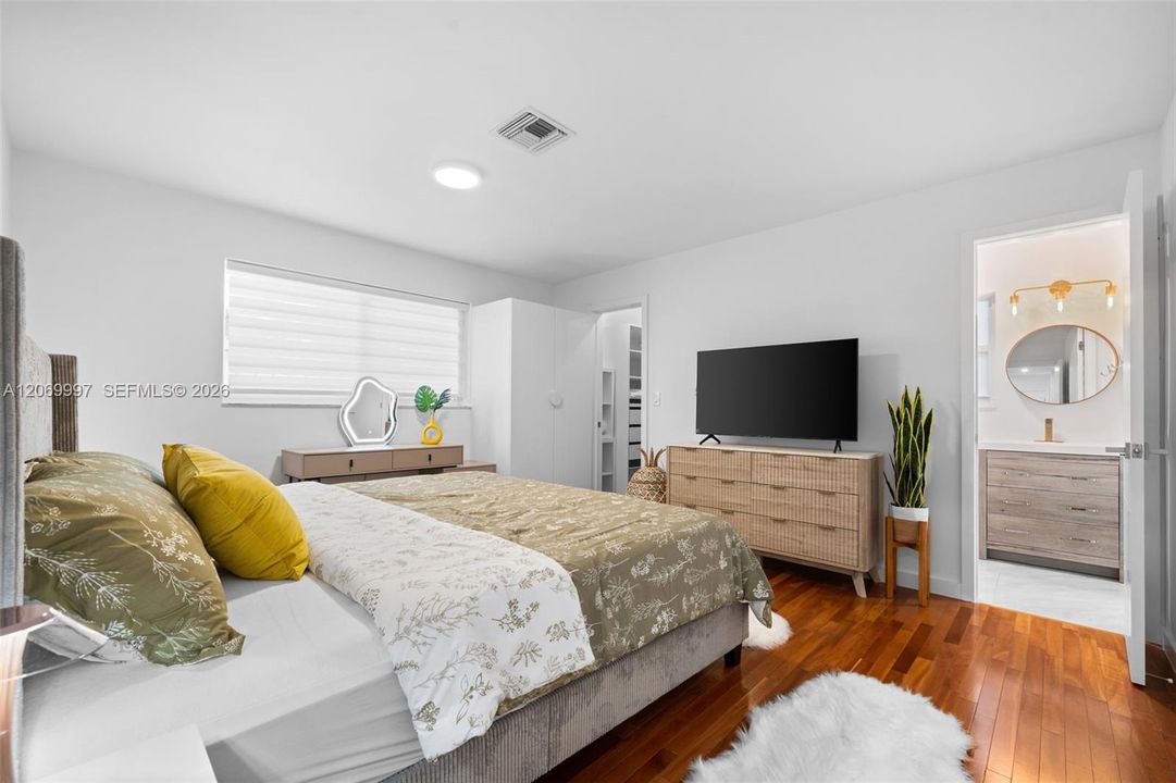 For Rent: $6,450 (3 beds, 2 baths, 1481 Square Feet)