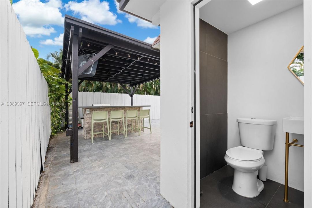 For Rent: $6,450 (3 beds, 2 baths, 1481 Square Feet)