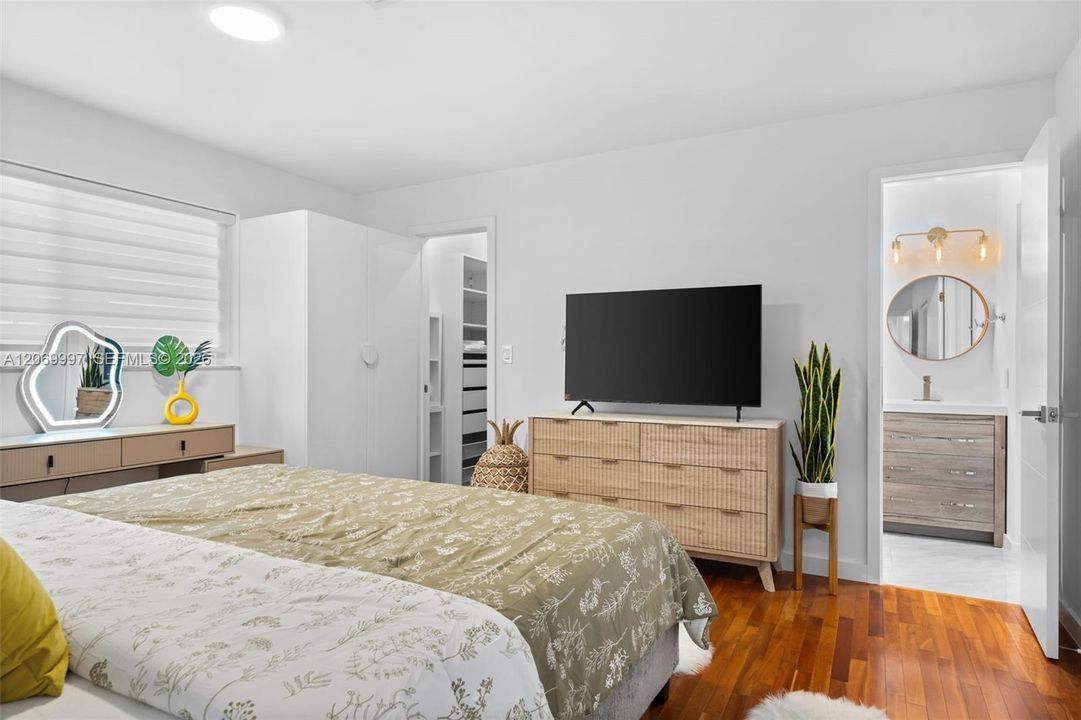 For Rent: $6,450 (3 beds, 2 baths, 1481 Square Feet)