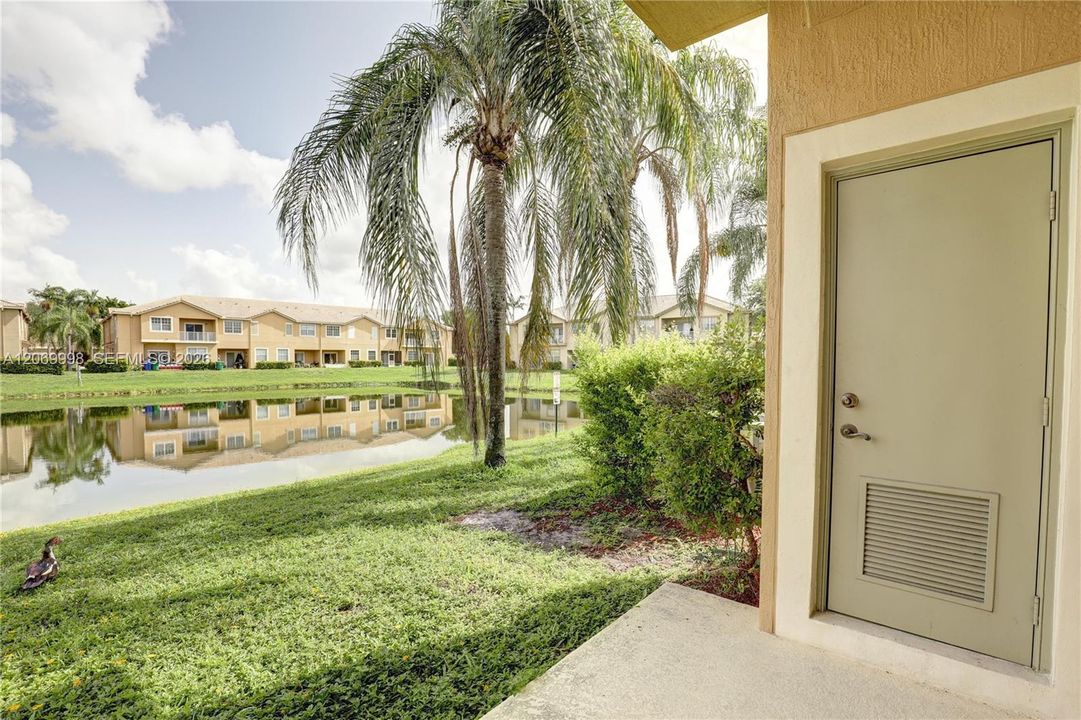 For Sale: $389,000 (3 beds, 2 baths, 1210 Square Feet)