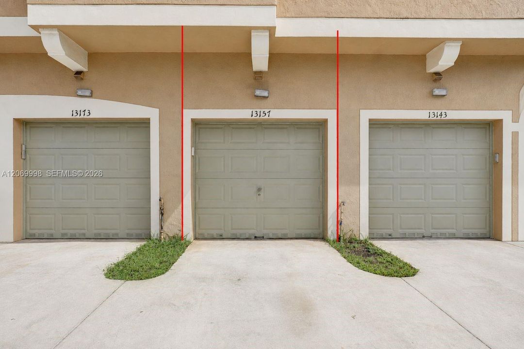 For Sale: $389,000 (3 beds, 2 baths, 1210 Square Feet)