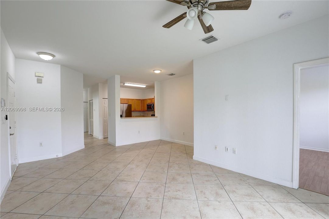 For Sale: $389,000 (3 beds, 2 baths, 1210 Square Feet)