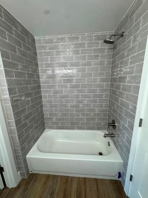 For Sale: $299,900 (2 beds, 2 baths, 1116 Square Feet)