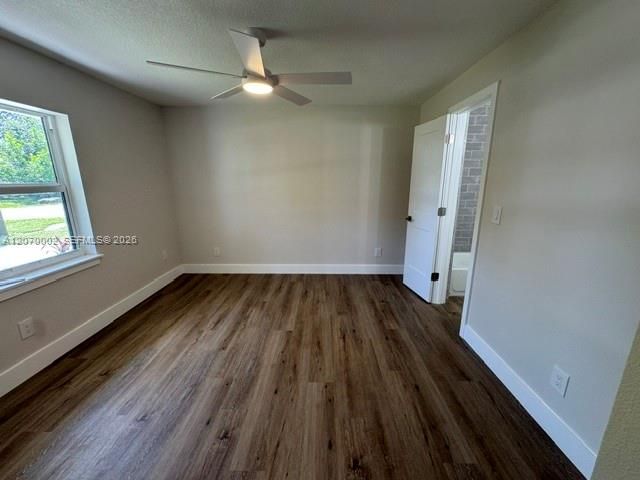 For Sale: $299,900 (2 beds, 2 baths, 1116 Square Feet)