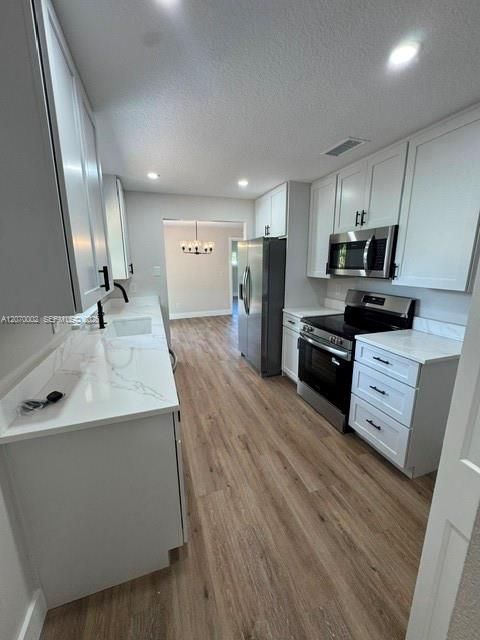 For Sale: $299,900 (2 beds, 2 baths, 1116 Square Feet)