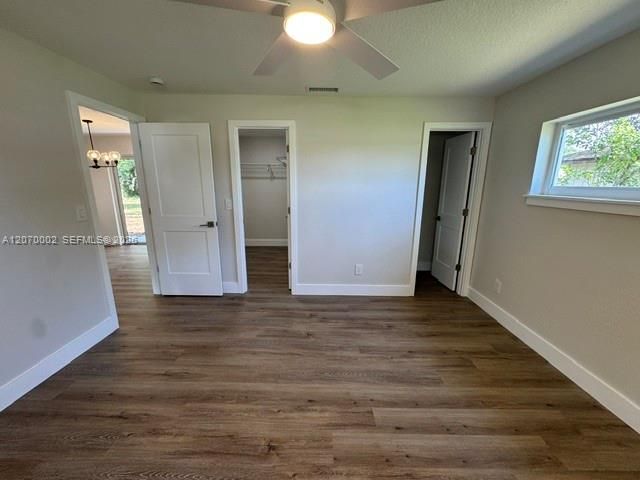 For Sale: $299,900 (2 beds, 2 baths, 1116 Square Feet)
