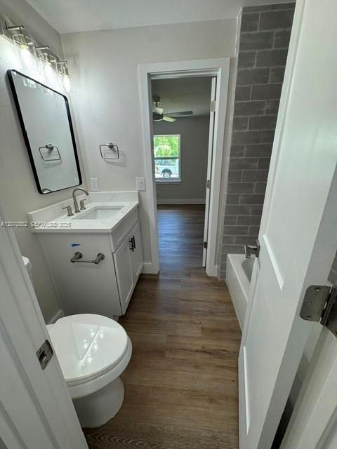 For Sale: $299,900 (2 beds, 2 baths, 1116 Square Feet)