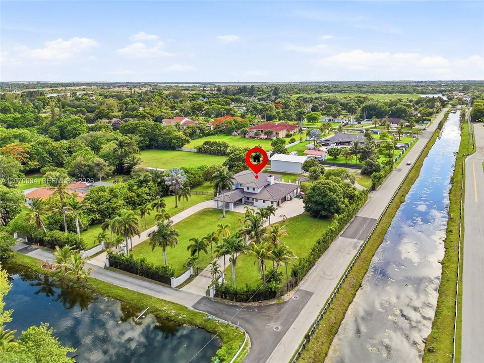 En Venta: $2,500,000 (4 camas, 4 baños, 4227 Pies cuadrados)