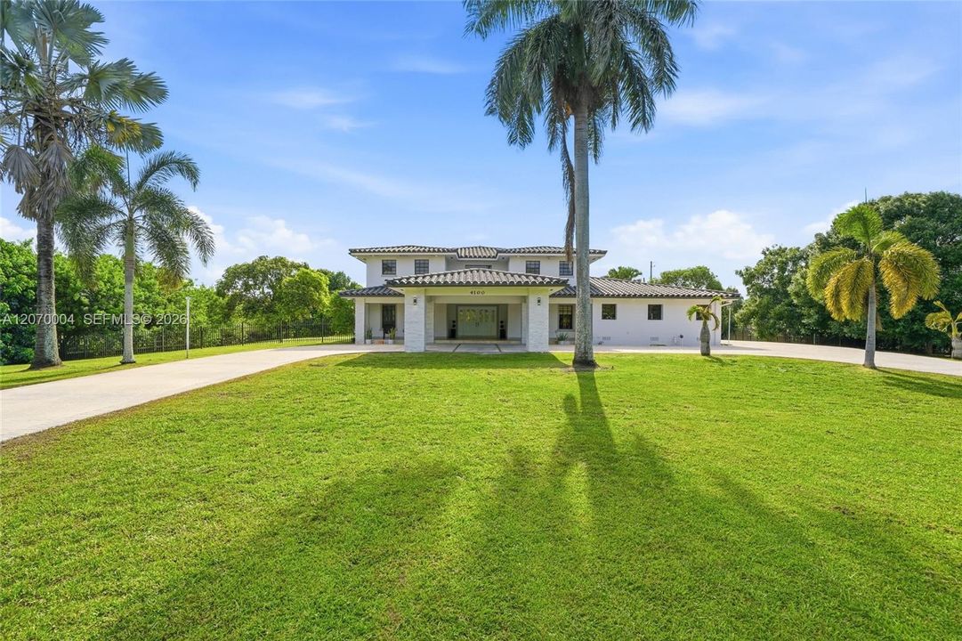 En Venta: $2,500,000 (4 camas, 4 baños, 4227 Pies cuadrados)