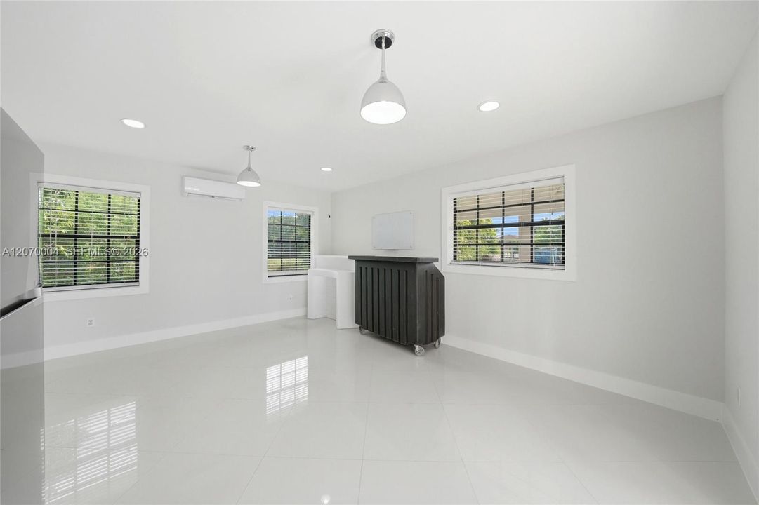 En Venta: $2,500,000 (4 camas, 4 baños, 4227 Pies cuadrados)