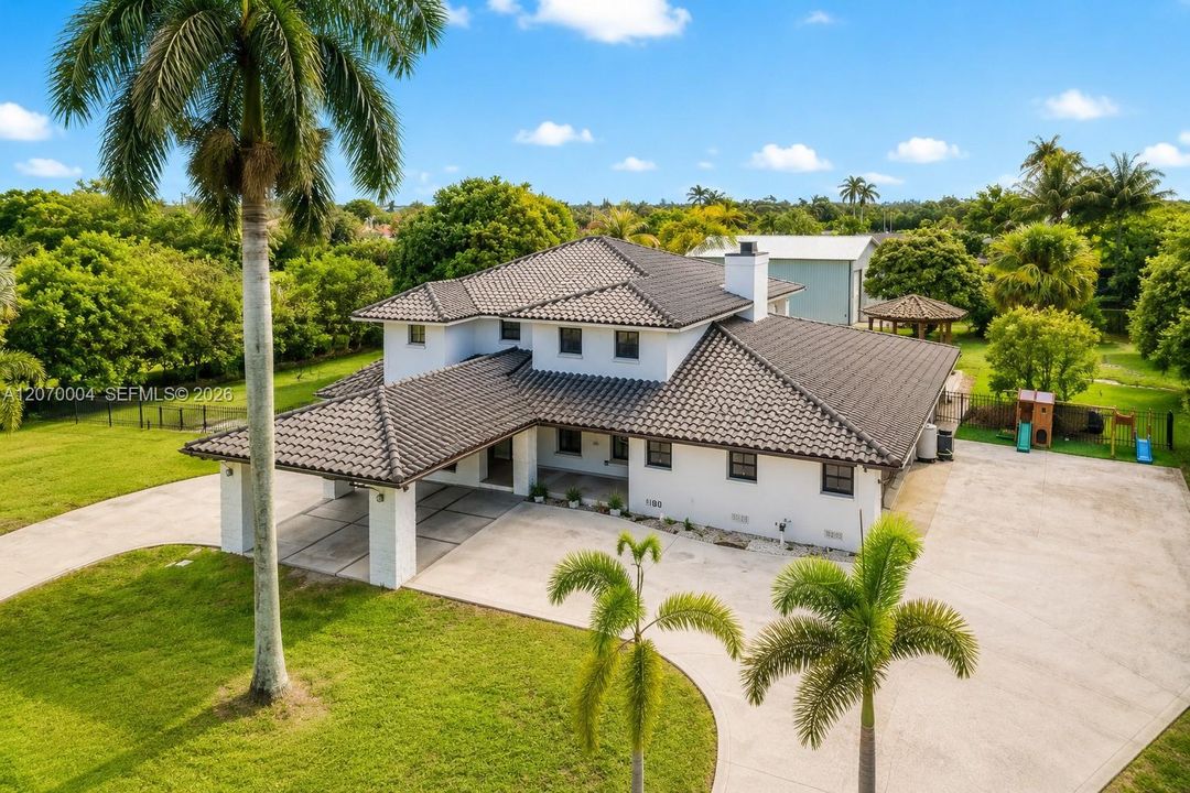 En Venta: $2,500,000 (4 camas, 4 baños, 4227 Pies cuadrados)