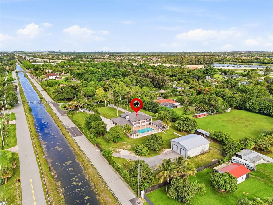 En Venta: $2,500,000 (4 camas, 4 baños, 4227 Pies cuadrados)