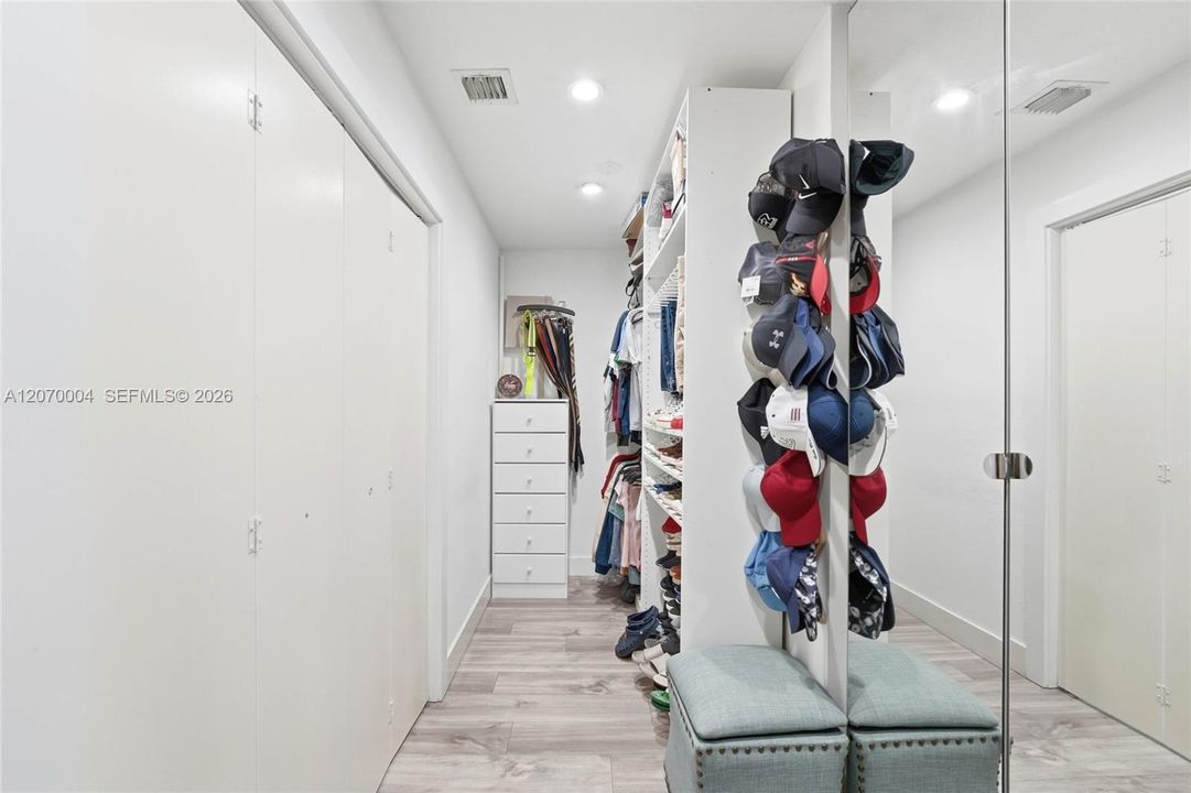 En Venta: $2,500,000 (4 camas, 4 baños, 4227 Pies cuadrados)
