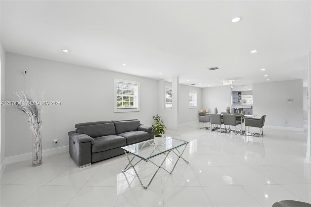 En Venta: $2,500,000 (4 camas, 4 baños, 4227 Pies cuadrados)