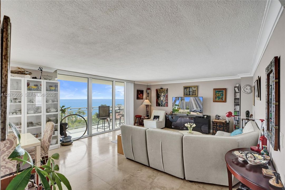 En Venta: $759,000 (2 camas, 2 baños, 1312 Pies cuadrados)