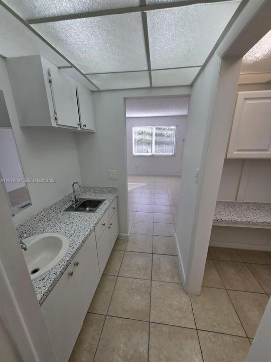 For Rent: $1,400 (1 beds, 1 baths, 382 Square Feet)