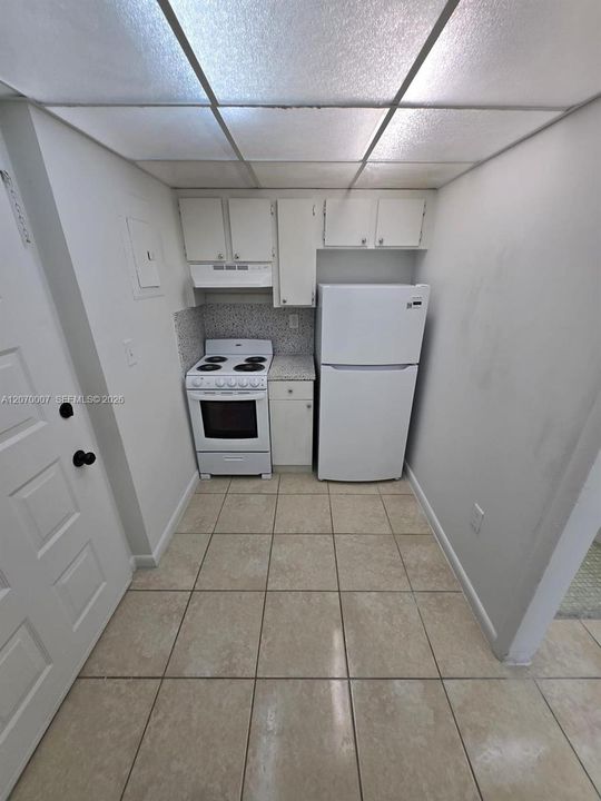 For Rent: $1,400 (1 beds, 1 baths, 382 Square Feet)